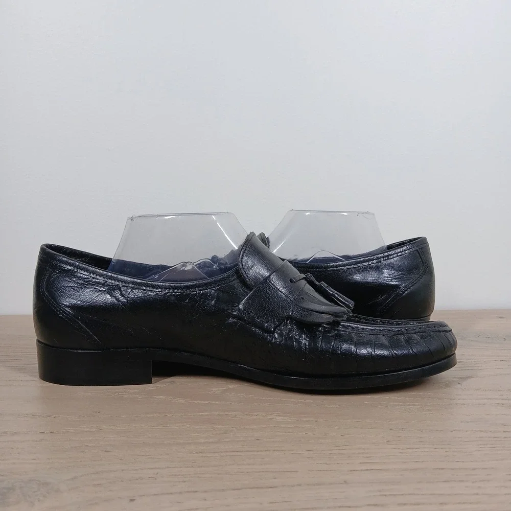 Italian Shoemakers Loafers Men 9.5 Black Leather Tassel Classic Preppy Dress